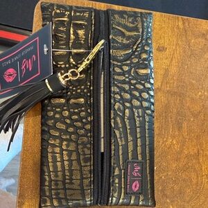 NWT makeup Junkie Black and Gold Gator mini